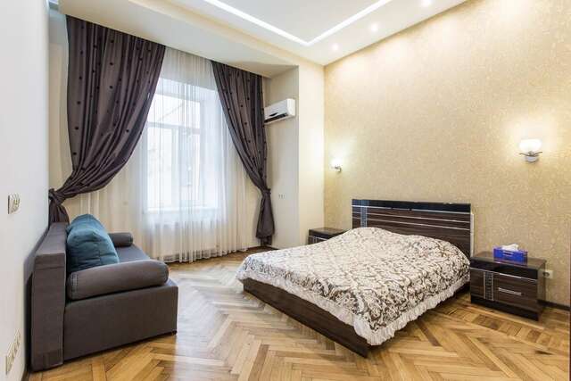 Апартаменты Odessa 3bedroom Deribas apartment Одесса-3